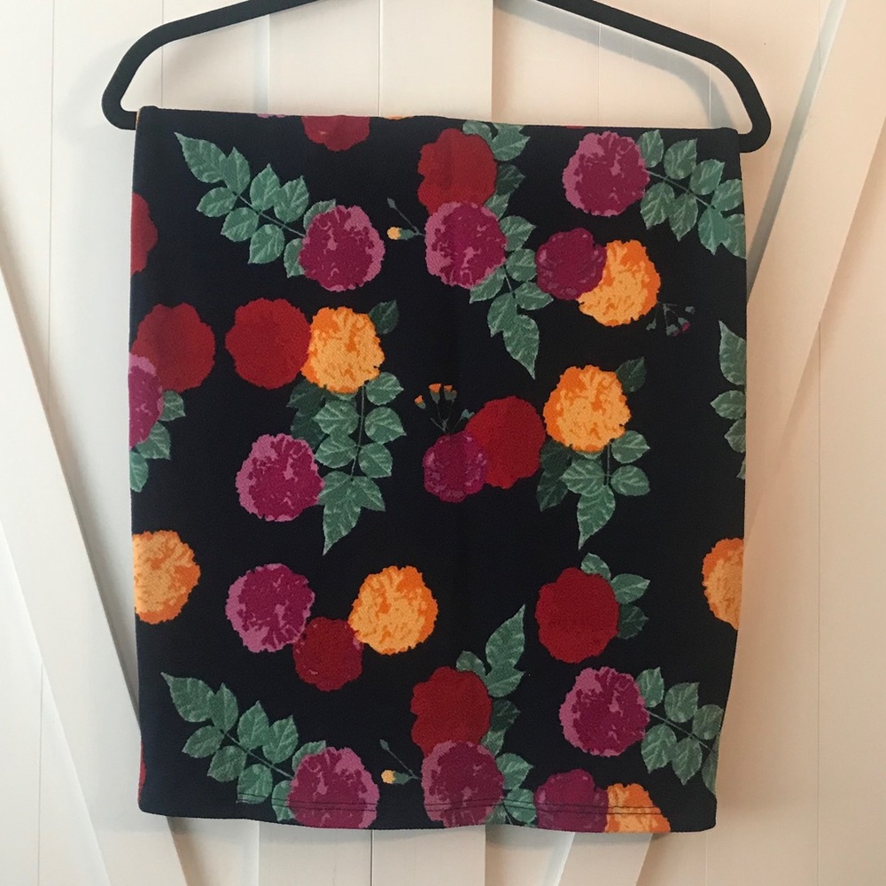 LuLaRoe Cassie size small